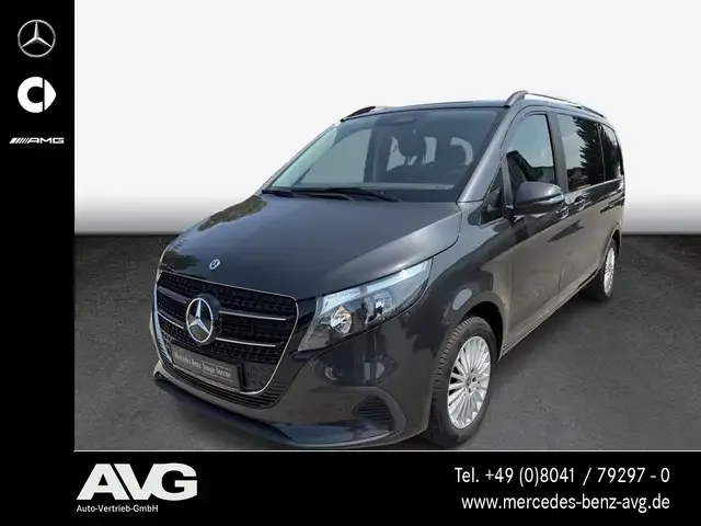 Mercedes-Benz V 220