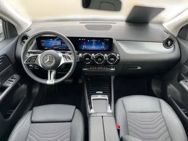 Mercedes-Benz GLA 220