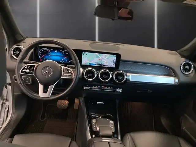 Mercedes-Benz GLB 200