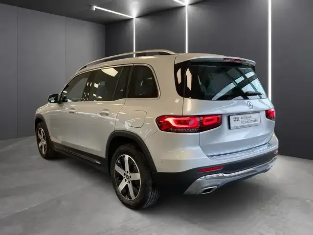 Mercedes-Benz GLB 200