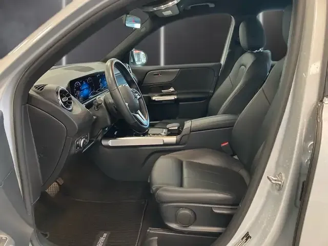 Mercedes-Benz GLB 200