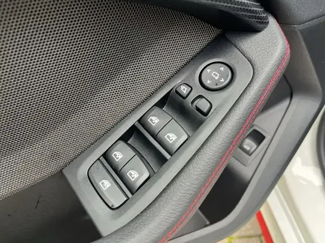 BMW 128
