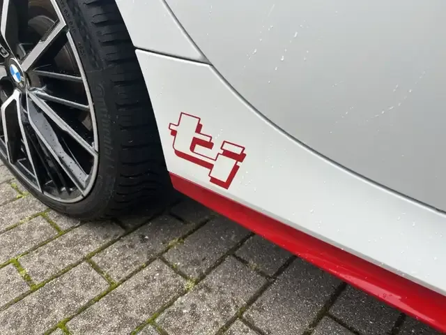 BMW 128