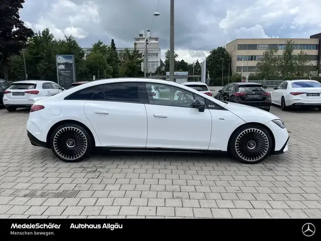 Mercedes-Benz EQE 53