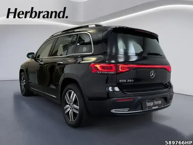 Mercedes-Benz EQB 250