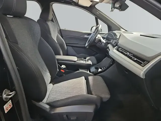 BMW 225
