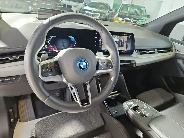 BMW 225