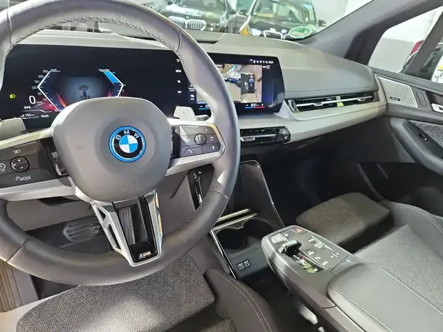 BMW 225