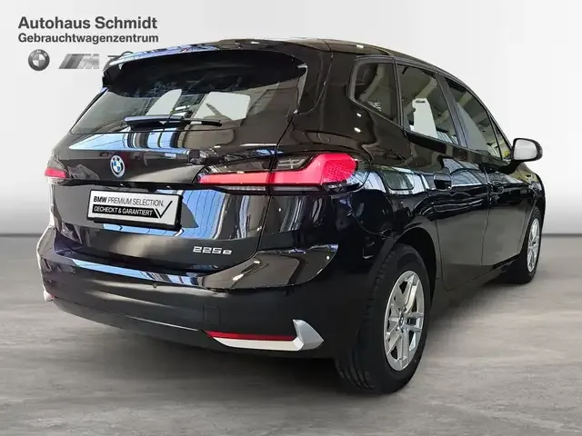 BMW 225