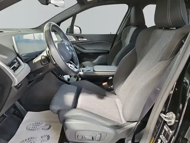 BMW 225
