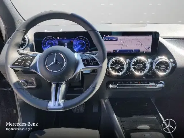 Mercedes-Benz EQA 300