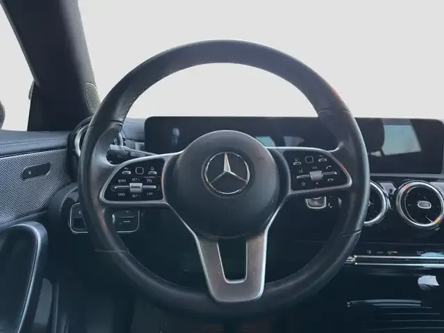 Mercedes-Benz CLA 180