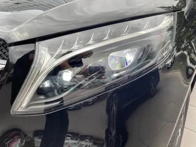 Mercedes-Benz V 250