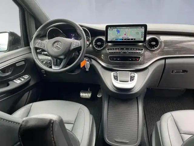Mercedes-Benz V 250
