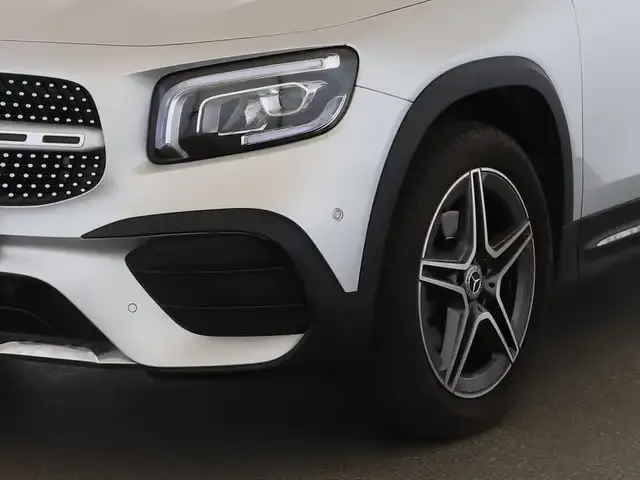 Mercedes-Benz GLB 180