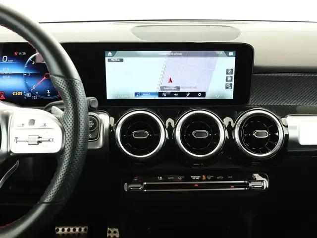 Mercedes-Benz GLB 180