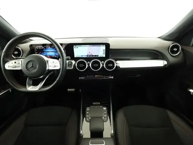 Mercedes-Benz GLB 180