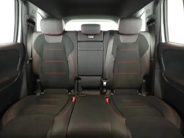 Mercedes-Benz GLB 180
