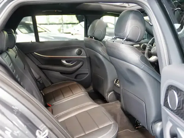 Mercedes-Benz E 400