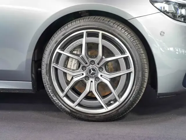 Mercedes-Benz E 400