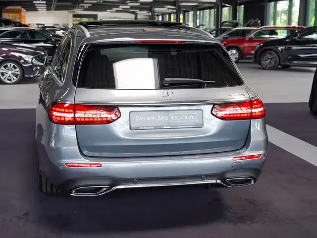 Mercedes-Benz E 400