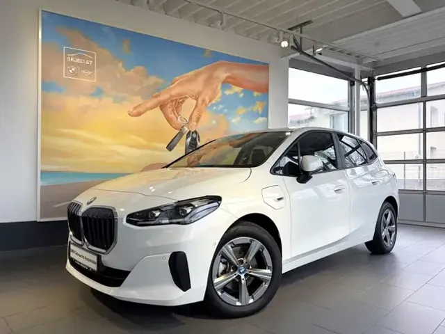 BMW 225