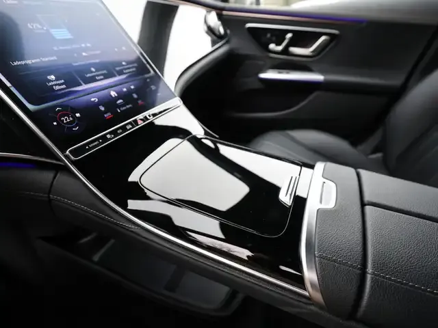 Mercedes-Benz EQE 300