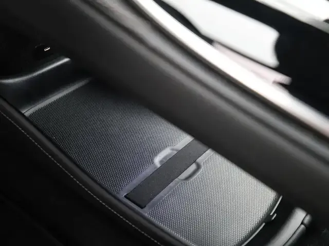 Mercedes-Benz EQE 300