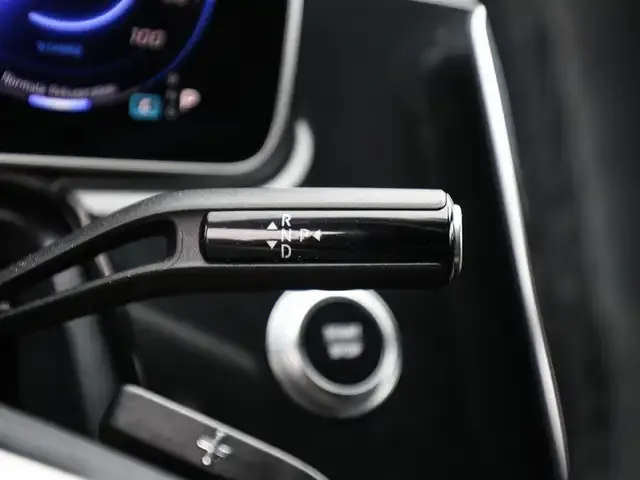 Mercedes-Benz EQE 300