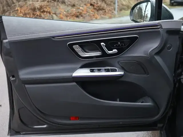 Mercedes-Benz EQE 300