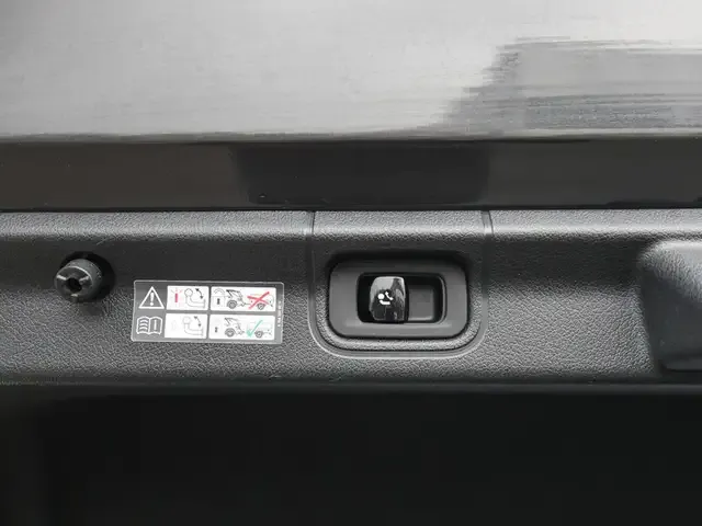 Mercedes-Benz EQE 300