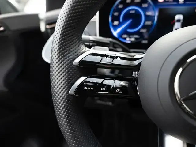 Mercedes-Benz EQE 300