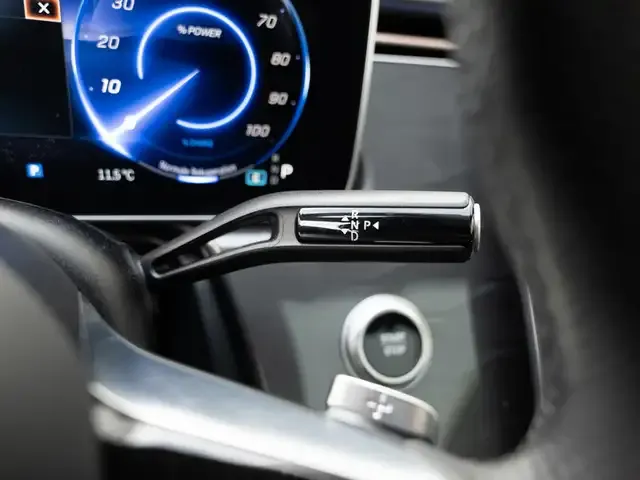 Mercedes-Benz EQE 300