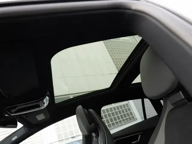 Mercedes-Benz EQE 300