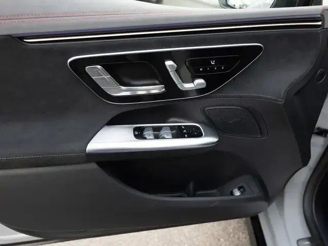 Mercedes-Benz EQE 300