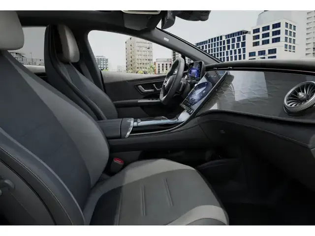 Mercedes-Benz EQE 300