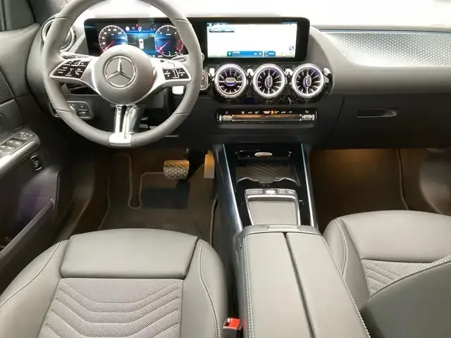 Mercedes-Benz GLA 220