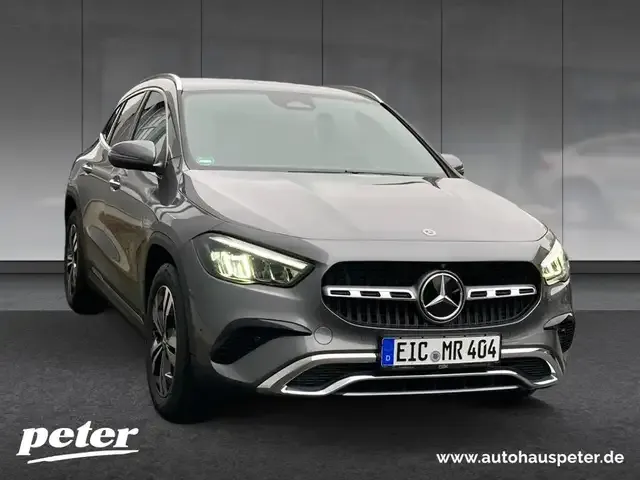 Mercedes-Benz GLA 220
