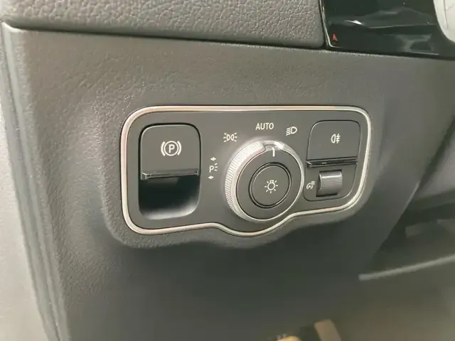 Mercedes-Benz GLA 220