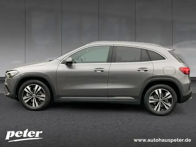 Mercedes-Benz GLA 220