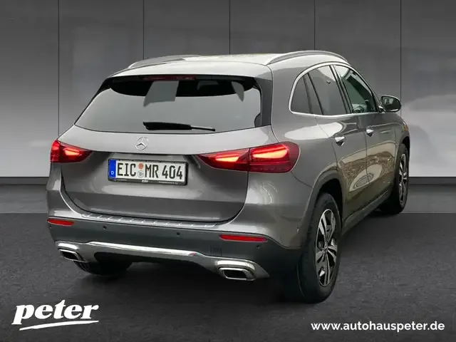 Mercedes-Benz GLA 220