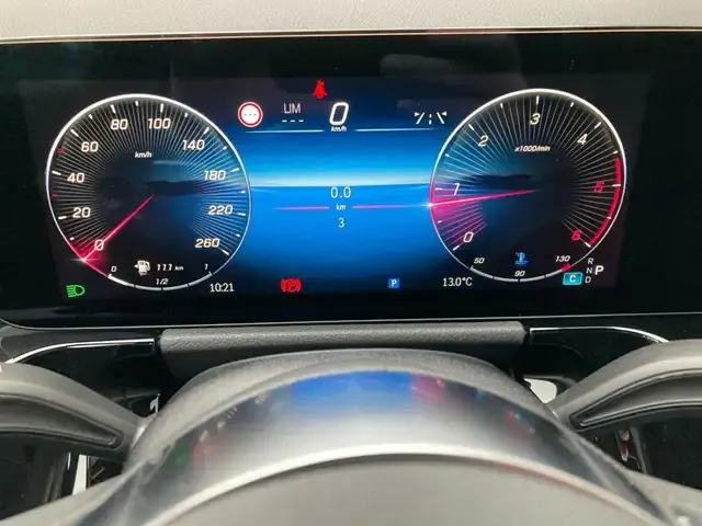 Mercedes-Benz GLA 220