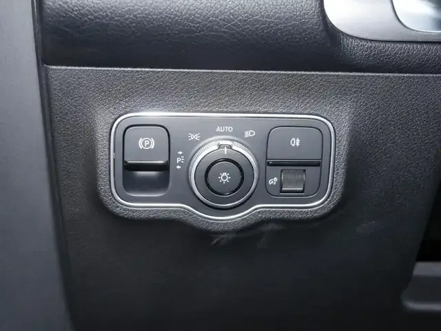 Mercedes-Benz EQB 300