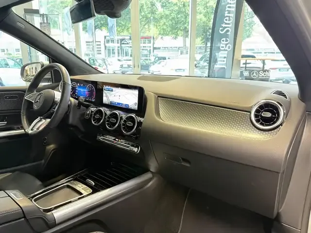 Mercedes-Benz B 220