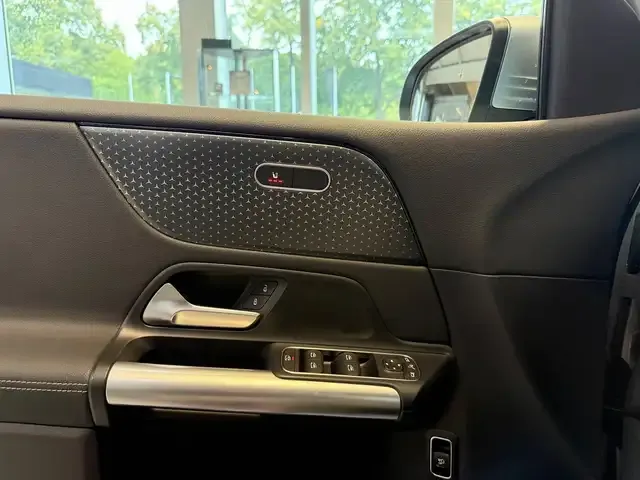 Mercedes-Benz B 220