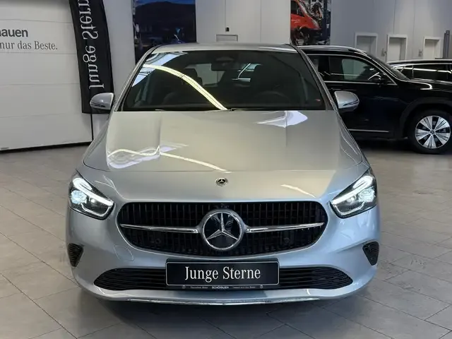 Mercedes-Benz B 220