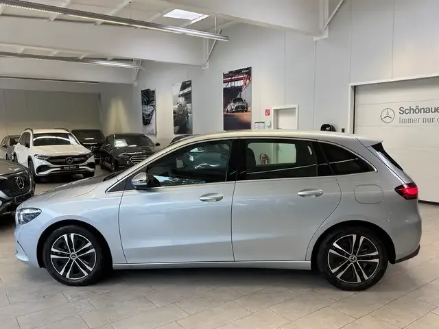 Mercedes-Benz B 220