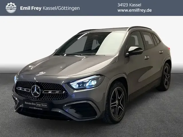Mercedes-Benz GLA 200