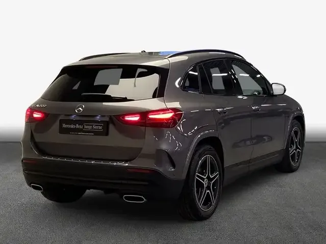Mercedes-Benz GLA 200