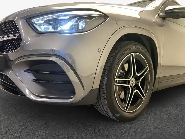 Mercedes-Benz GLA 200